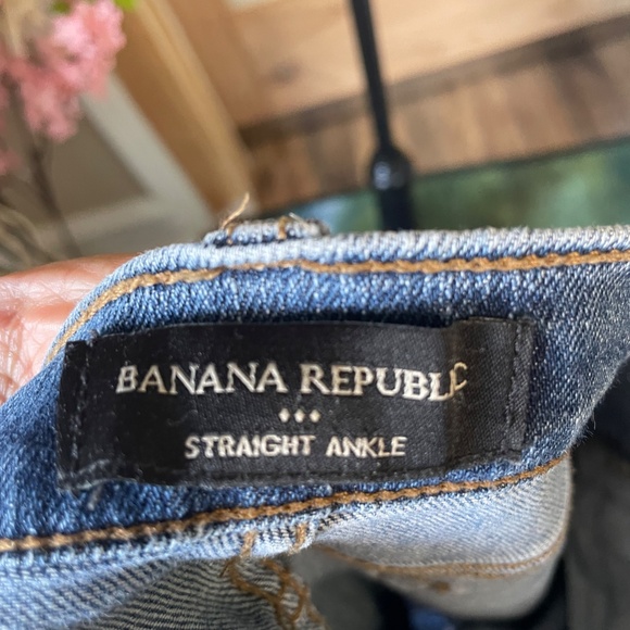 Banana Republic Mid Rise Dark Wash Girlfriend Ankle Length Jeans Frayed - Picture 14 of 14